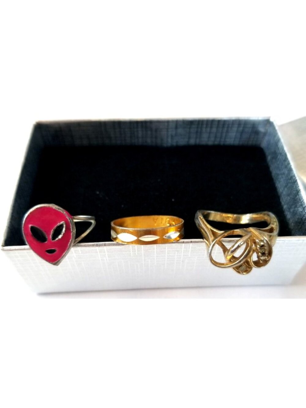 Set Of 3 Mixed Style Rings Gold Tone Red Alien Face Size 6-7 Pre-Owned